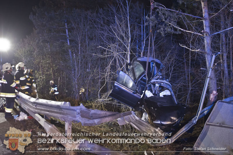 20250127_Schwerverletzter nach Horrorcrash auf der A21 bei Heiligenkreuz Bezirk Baden Foto: Stefan Schneider BFKDO BADEN 20250127_Schwerverletzter nach Horrorcrash auf der A21 bei Heiligenkreuz Bezirk Baden Foto: Stefan Schneider BFKDO BADEN