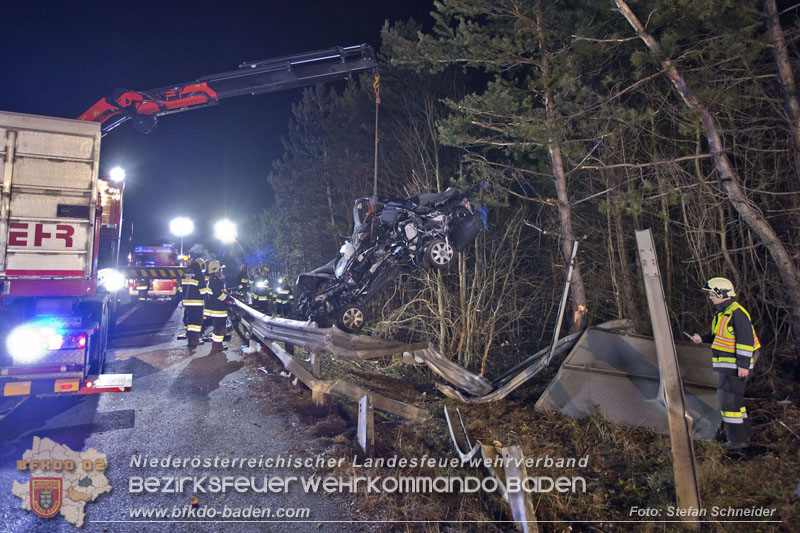 20250127_Schwerverletzter nach Horrorcrash auf der A21 bei Heiligenkreuz Bezirk Baden Foto: Stefan Schneider BFKDO BADEN 20250127_Schwerverletzter nach Horrorcrash auf der A21 bei Heiligenkreuz Bezirk Baden Foto: Stefan Schneider BFKDO BADEN