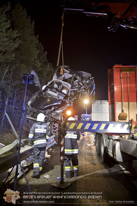 20250127_Schwerverletzter nach Horrorcrash auf der A21 bei Heiligenkreuz Bezirk Baden Foto: Stefan Schneider BFKDO BADEN 20250127_Schwerverletzter nach Horrorcrash auf der A21 bei Heiligenkreuz Bezirk Baden Foto: Stefan Schneider BFKDO BADEN