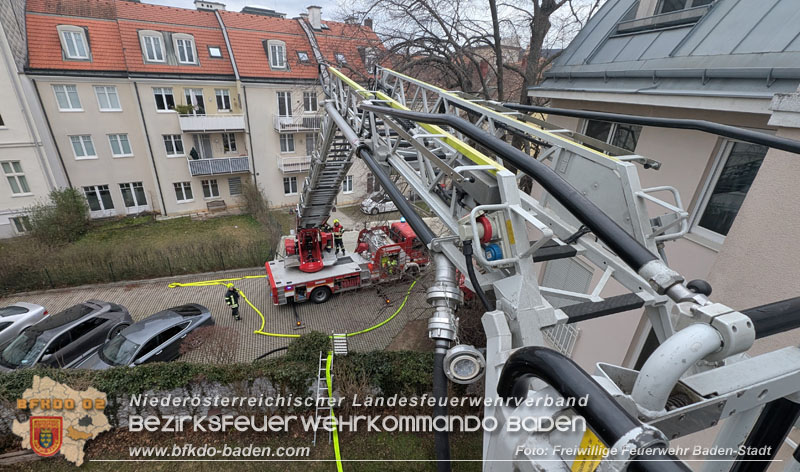 20250206_Wohnungsbrand in Badener Mehrparteienhaus - Feuerwehr rettet Personen und Tiere Foto: Dominik Zwölfer FF Baden-Stadt 20250206_Wohnungsbrand in Badener Mehrparteienhaus - Feuerwehr rettet Personen und Tiere Foto: Dominik Zwölfer FF Baden-Stadt