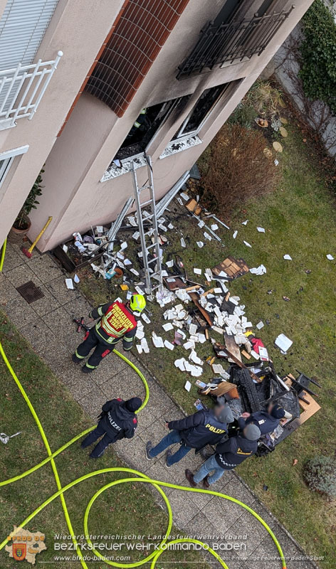 20250206_Wohnungsbrand in Badener Mehrparteienhaus - Feuerwehr rettet Personen und Tiere Foto: Dominik Zwölfer FF Baden-Stadt 20250206_Wohnungsbrand in Badener Mehrparteienhaus - Feuerwehr rettet Personen und Tiere Foto: Dominik Zwölfer FF Baden-Stadt