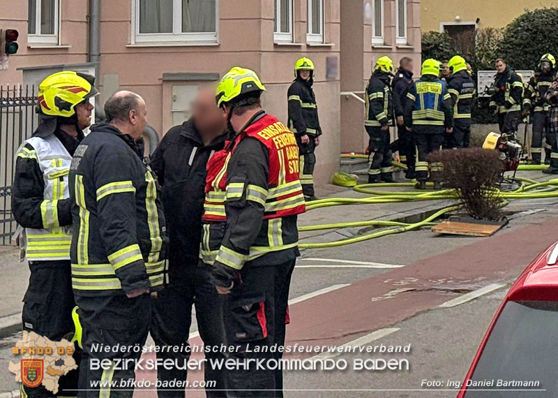 20250206_Wohnungsbrand in Badener Mehrparteienhaus - Feuerwehr rettet Personen und Tiere Foto: Daniel Bartmann FF Tribuswinkel 20250206_Wohnungsbrand in Badener Mehrparteienhaus - Feuerwehr rettet Personen und Tiere Foto: Daniel Bartmann FF Tribuswinkel