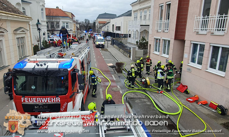 20250206_Wohnungsbrand in Badener Mehrparteienhaus - Feuerwehr rettet Personen und Tiere Foto: Stefan Wagner FF Baden-Leesdorf 20250206_Wohnungsbrand in Badener Mehrparteienhaus - Feuerwehr rettet Personen und Tiere Foto: Stefan Wagner FF Baden-Leesdorf