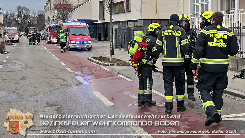 20250206_Wohnungsbrand in Badener Mehrparteienhaus - Feuerwehr rettet Personen und Tiere Foto: van de Castell FF Baden-Stadt 20250206_Wohnungsbrand in Badener Mehrparteienhaus - Feuerwehr rettet Personen und Tiere Foto: van de Castell FF Baden-Stadt