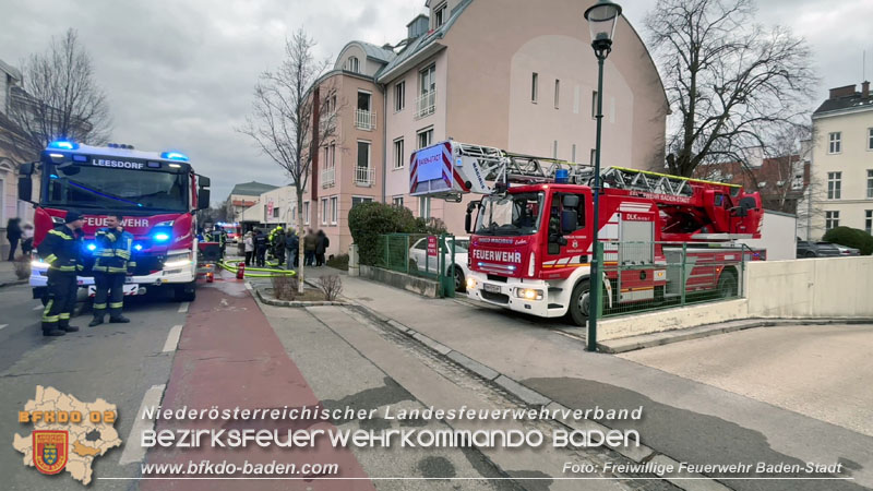 20250206_Wohnungsbrand in Badener Mehrparteienhaus - Feuerwehr rettet Personen und Tiere Foto: van de Castell FF Baden-Stadt 20250206_Wohnungsbrand in Badener Mehrparteienhaus - Feuerwehr rettet Personen und Tiere Foto: van de Castell FF Baden-Stadt