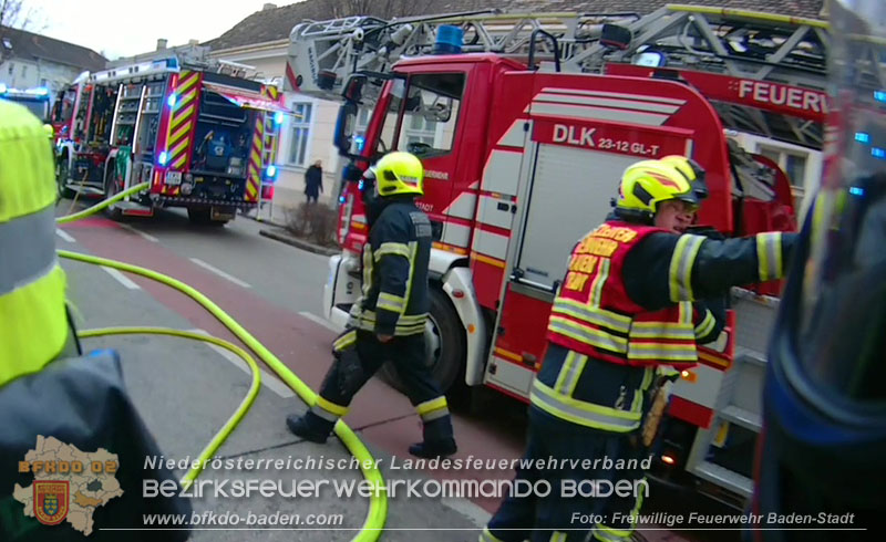 20250206_Wohnungsbrand in Badener Mehrparteienhaus - Feuerwehr rettet Personen und Tiere Foto: Viktor van de Castell FF Baden-Stadt 20250206_Wohnungsbrand in Badener Mehrparteienhaus - Feuerwehr rettet Personen und Tiere Foto: Viktor van de Castell FF Baden-Stadt
