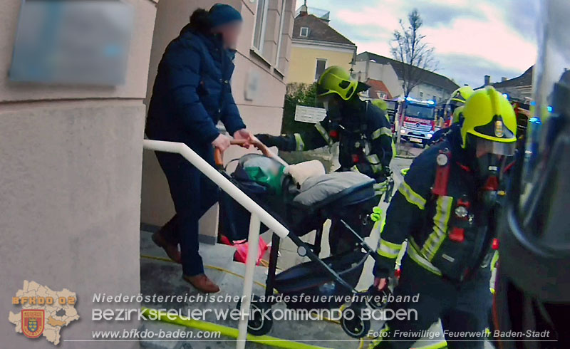 20250206_Wohnungsbrand in Badener Mehrparteienhaus - Feuerwehr rettet Personen und Tiere Foto: Viktor van de Castell FF Baden-Stadt 20250206_Wohnungsbrand in Badener Mehrparteienhaus - Feuerwehr rettet Personen und Tiere Foto: Viktor van de Castell FF Baden-Stadt