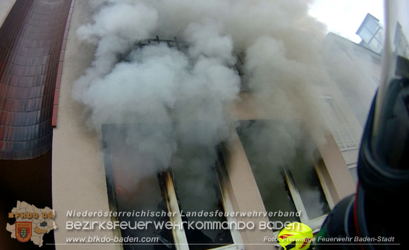 20250206_Wohnungsbrand in Badener Mehrparteienhaus - Feuerwehr rettet Personen und Tiere Foto: Viktor van de Castell FF Baden-Stadt 20250206_Wohnungsbrand in Badener Mehrparteienhaus - Feuerwehr rettet Personen und Tiere Foto: Viktor van de Castell FF Baden-Stadt