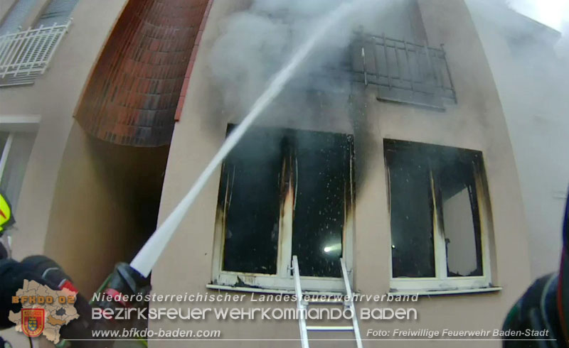 20250206_Wohnungsbrand in Badener Mehrparteienhaus - Feuerwehr rettet Personen und Tiere Foto: Viktor van de Castell FF Baden-Stadt 20250206_Wohnungsbrand in Badener Mehrparteienhaus - Feuerwehr rettet Personen und Tiere Foto: Viktor van de Castell FF Baden-Stadt