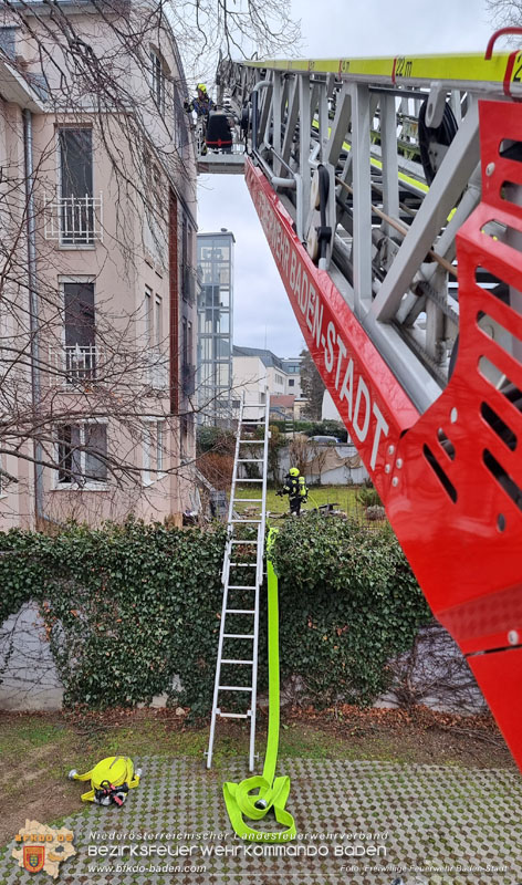 20250206_Wohnungsbrand in Badener Mehrparteienhaus - Feuerwehr rettet Personen und Tiere Foto: Stefan Schneider FF Baden-Stadt 20250206_Wohnungsbrand in Badener Mehrparteienhaus - Feuerwehr rettet Personen und Tiere Foto: Stefan Schneider FF Baden-Stadt