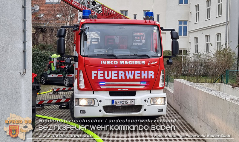 20250206_Wohnungsbrand in Badener Mehrparteienhaus - Feuerwehr rettet Personen und Tiere Foto: Stefan Schneider FF Baden-Stadt 20250206_Wohnungsbrand in Badener Mehrparteienhaus - Feuerwehr rettet Personen und Tiere Foto: Stefan Schneider FF Baden-Stadt