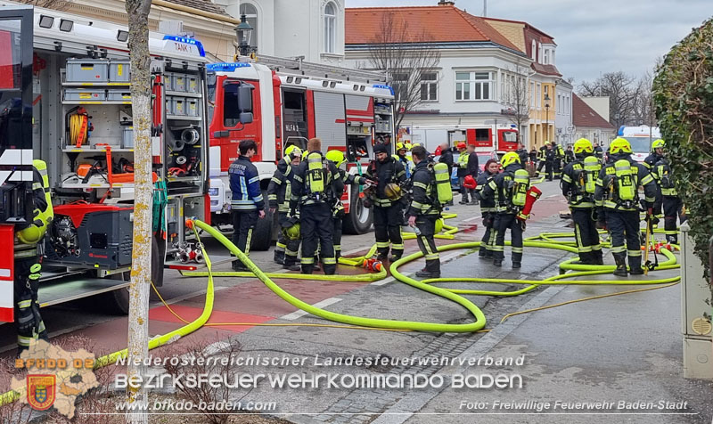 20250206_Wohnungsbrand in Badener Mehrparteienhaus - Feuerwehr rettet Personen und Tiere Foto: Stefan Schneider FF Baden-Stadt 20250206_Wohnungsbrand in Badener Mehrparteienhaus - Feuerwehr rettet Personen und Tiere Foto: Stefan Schneider FF Baden-Stadt
