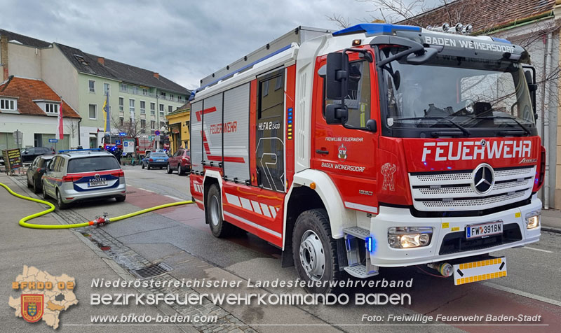 20250206_Wohnungsbrand in Badener Mehrparteienhaus - Feuerwehr rettet Personen und Tiere Foto: Stefan Schneider FF Baden-Stadt 20250206_Wohnungsbrand in Badener Mehrparteienhaus - Feuerwehr rettet Personen und Tiere Foto: Stefan Schneider FF Baden-Stadt