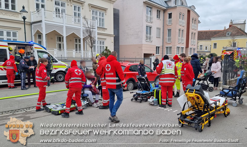 20250206_Wohnungsbrand in Badener Mehrparteienhaus - Feuerwehr rettet Personen und Tiere Foto: Stefan Schneider FF Baden-Stadt 20250206_Wohnungsbrand in Badener Mehrparteienhaus - Feuerwehr rettet Personen und Tiere Foto: Stefan Schneider FF Baden-Stadt