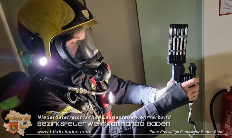20250206_Wohnungsbrand in Badener Mehrparteienhaus - Feuerwehr rettet Personen und Tiere Foto: Stefan Schneider FF Baden-Stadt 20250206_Wohnungsbrand in Badener Mehrparteienhaus - Feuerwehr rettet Personen und Tiere Foto: Stefan Schneider FF Baden-Stadt