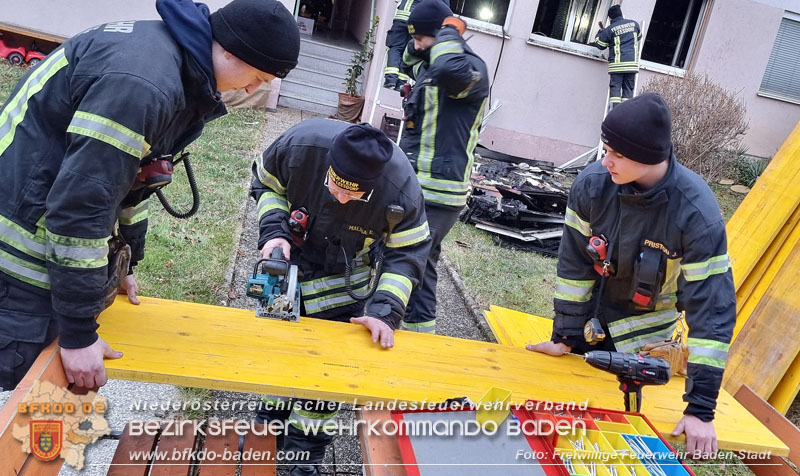 20250206_Wohnungsbrand in Badener Mehrparteienhaus - Feuerwehr rettet Personen und Tiere Foto: Stefan Schneider FF Baden-Stadt 20250206_Wohnungsbrand in Badener Mehrparteienhaus - Feuerwehr rettet Personen und Tiere Foto: Stefan Schneider FF Baden-Stadt