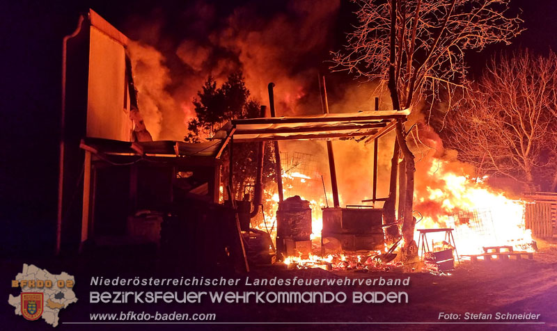 20250207_Brand auf einem Lagerplatz in Tribuswinkel Foto: Stefan Schneider BFKDO BADEN 20250207_Brand auf einem Lagerplatz in Tribuswinkel Foto: Stefan Schneider BFKDO BADEN