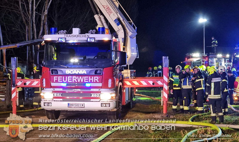 20250207_Brand auf einem Lagerplatz in Tribuswinkel Foto: Stefan Schneider BFKDO BADEN 20250207_Brand auf einem Lagerplatz in Tribuswinkel Foto: Stefan Schneider BFKDO BADEN