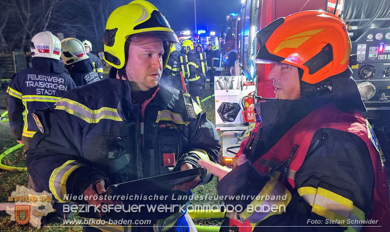 20250207_Brand auf einem Lagerplatz in Tribuswinkel Foto: Stefan Schneider BFKDO BADEN 20250207_Brand auf einem Lagerplatz in Tribuswinkel Foto: Stefan Schneider BFKDO BADEN