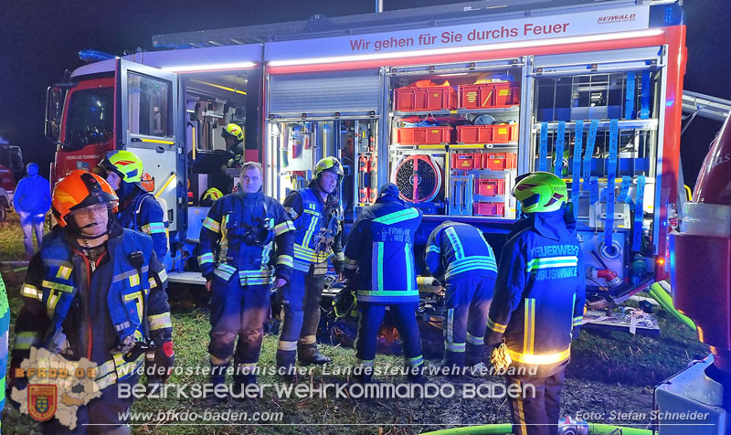20250207_Brand auf einem Lagerplatz in Tribuswinkel Foto: Stefan Schneider BFKDO BADEN 20250207_Brand auf einem Lagerplatz in Tribuswinkel Foto: Stefan Schneider BFKDO BADEN