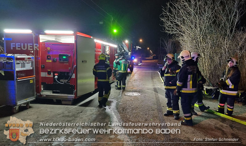 20250207_Brand auf einem Lagerplatz in Tribuswinkel Foto: Stefan Schneider BFKDO BADEN 20250207_Brand auf einem Lagerplatz in Tribuswinkel Foto: Stefan Schneider BFKDO BADEN
