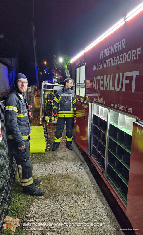 20250207_Brand auf einem Lagerplatz in Tribuswinkel Foto: Stefan Schneider BFKDO BADEN 20250207_Brand auf einem Lagerplatz in Tribuswinkel Foto: Stefan Schneider BFKDO BADEN