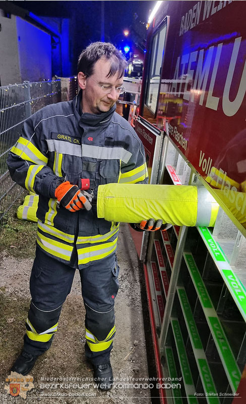 20250207_Brand auf einem Lagerplatz in Tribuswinkel Foto: Stefan Schneider BFKDO BADEN 20250207_Brand auf einem Lagerplatz in Tribuswinkel Foto: Stefan Schneider BFKDO BADEN