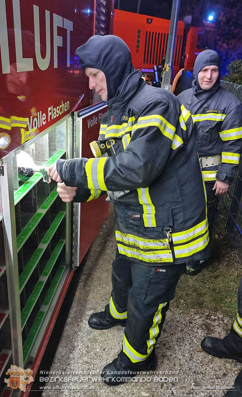 20250207_Brand auf einem Lagerplatz in Tribuswinkel Foto: Stefan Schneider BFKDO BADEN 20250207_Brand auf einem Lagerplatz in Tribuswinkel Foto: Stefan Schneider BFKDO BADEN