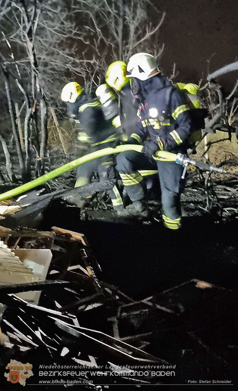 20250207_Brand auf einem Lagerplatz in Tribuswinkel Foto: Stefan Schneider BFKDO BADEN 20250207_Brand auf einem Lagerplatz in Tribuswinkel Foto: Stefan Schneider BFKDO BADEN