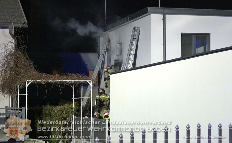 20250210_Fassadenbrand in Unterwaltersdorf sorgte für Großeinsatz   Foto: Stefan Schneider BFKDO BADEN