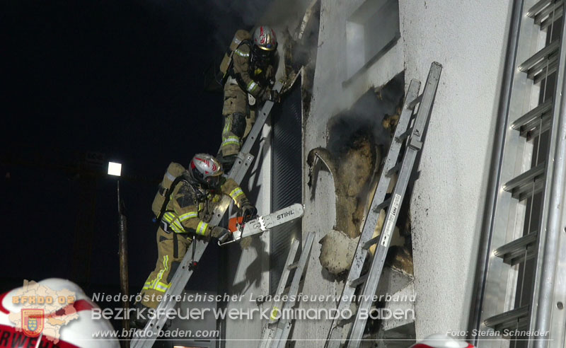 20250210_Fassadenbrand in Unterwaltersdorf sorgte für Großeinsatz   Foto: Stefan Schneider BFKDO BADEN