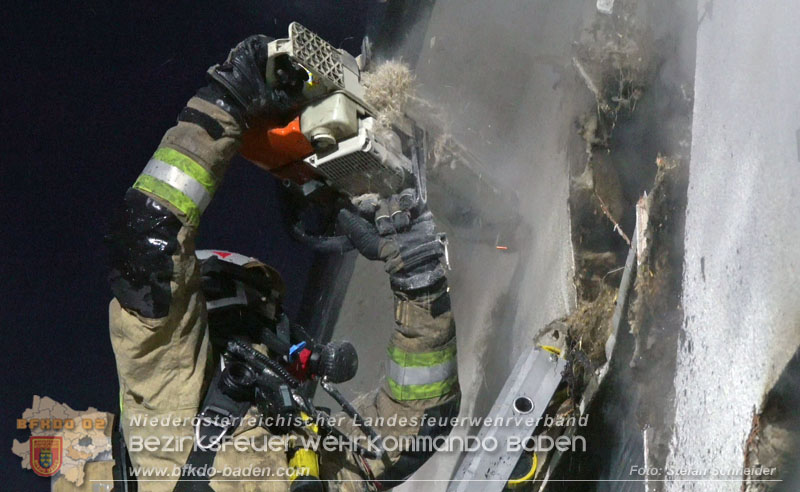 20250210_Fassadenbrand in Unterwaltersdorf sorgte für Großeinsatz   Foto: Stefan Schneider BFKDO BADEN