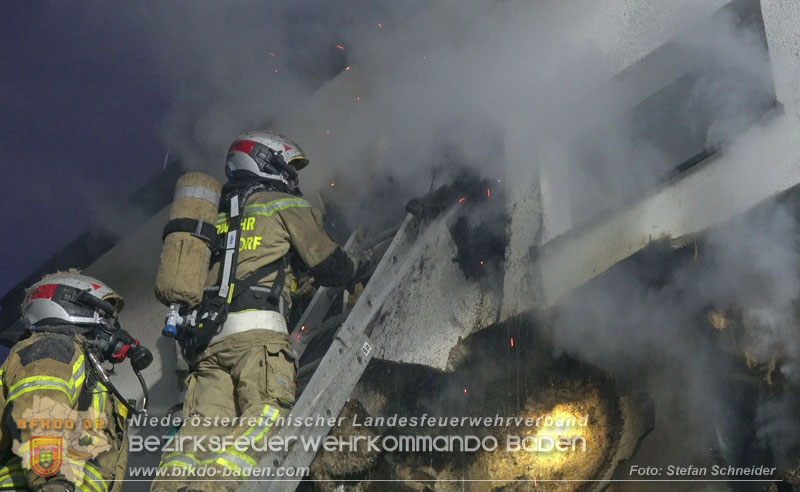 20250210_Fassadenbrand in Unterwaltersdorf sorgte für Großeinsatz   Foto: Stefan Schneider BFKDO BADEN
