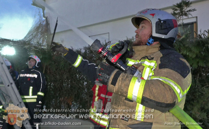 20250210_Fassadenbrand in Unterwaltersdorf sorgte für Großeinsatz Foto: Stefan Schneider BFKDO BADEN