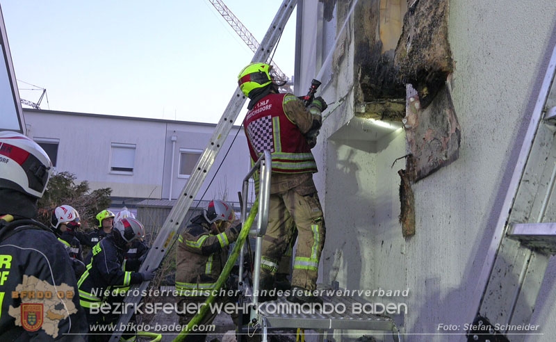 20250210_Fassadenbrand in Unterwaltersdorf sorgte für Großeinsatz Foto: Stefan Schneider BFKDO BADEN