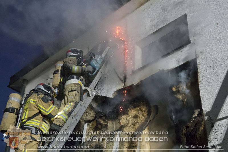 20250210_Fassadenbrand in Unterwaltersdorf sorgte für Großeinsatz   Foto: Stefan Schneider BFKDO BADEN