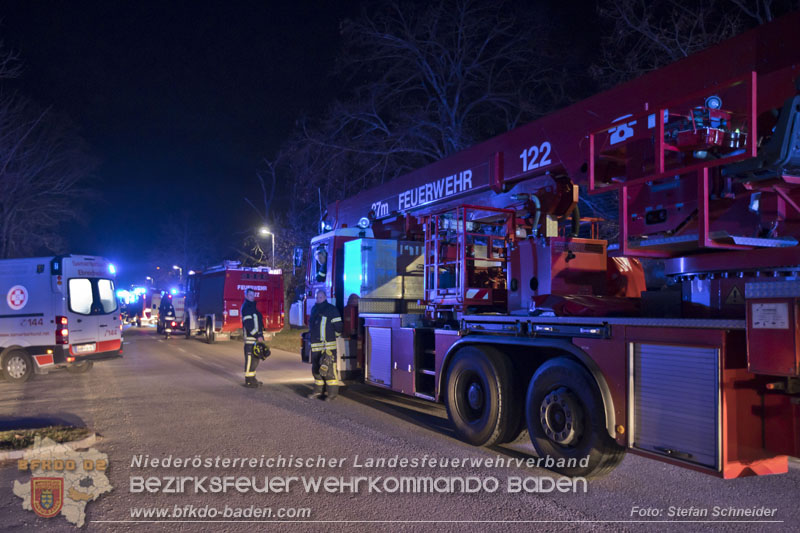 20250210_Fassadenbrand in Unterwaltersdorf sorgte für Großeinsatz   Foto: Stefan Schneider BFKDO BADEN