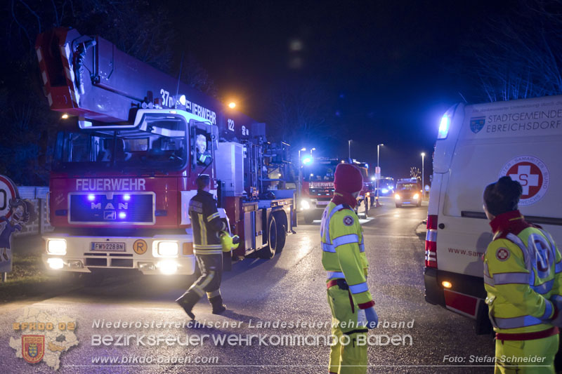 20250210_Fassadenbrand in Unterwaltersdorf sorgte für Großeinsatz   Foto: Stefan Schneider BFKDO BADEN