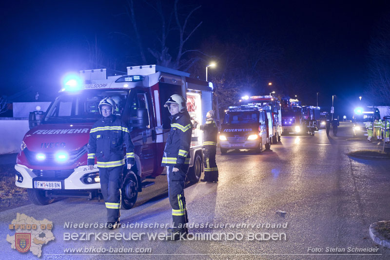 20250210_Fassadenbrand in Unterwaltersdorf sorgte für Großeinsatz   Foto: Stefan Schneider BFKDO BADEN