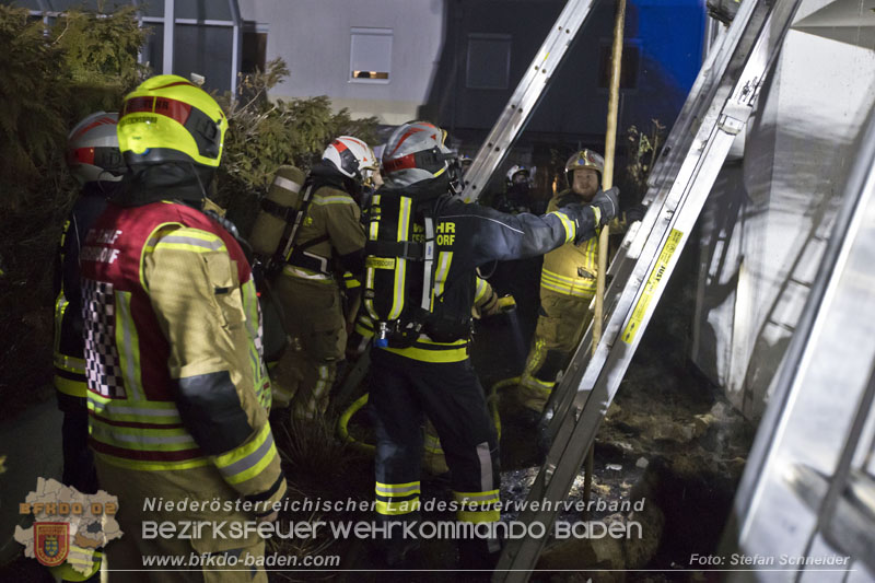 20250210_Fassadenbrand in Unterwaltersdorf sorgte für Großeinsatz   Foto: Stefan Schneider BFKDO BADEN