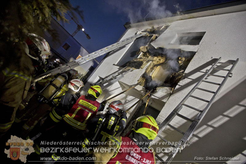 20250210_Fassadenbrand in Unterwaltersdorf sorgte für Großeinsatz   Foto: Stefan Schneider BFKDO BADEN