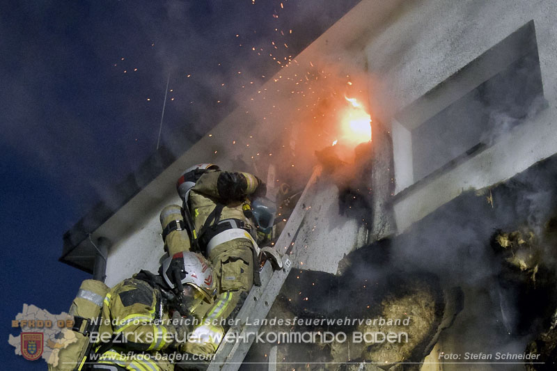 20250210_Fassadenbrand in Unterwaltersdorf sorgte für Großeinsatz   Foto: Stefan Schneider BFKDO BADEN