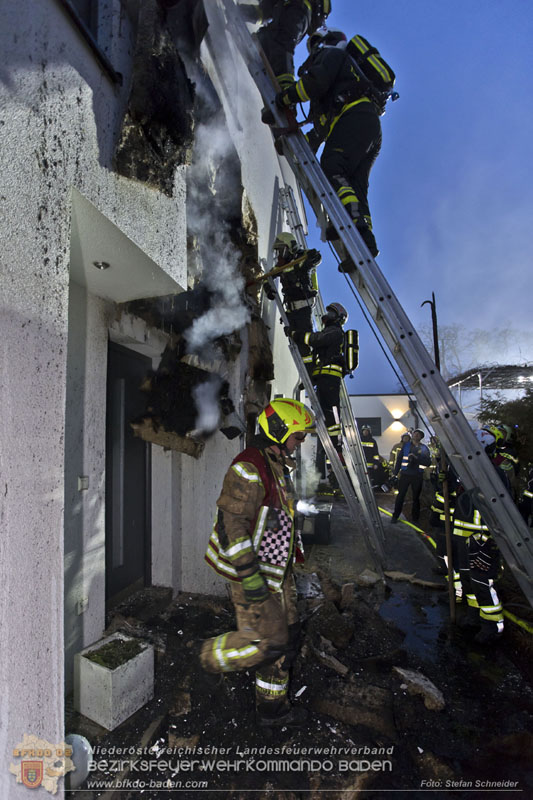 20250210_Fassadenbrand in Unterwaltersdorf sorgte für Großeinsatz   Foto: Stefan Schneider BFKDO BADEN