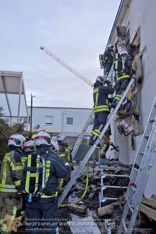 20250210_Fassadenbrand in Unterwaltersdorf sorgte für Großeinsatz Foto: Stefan Schneider BFKDO BADEN