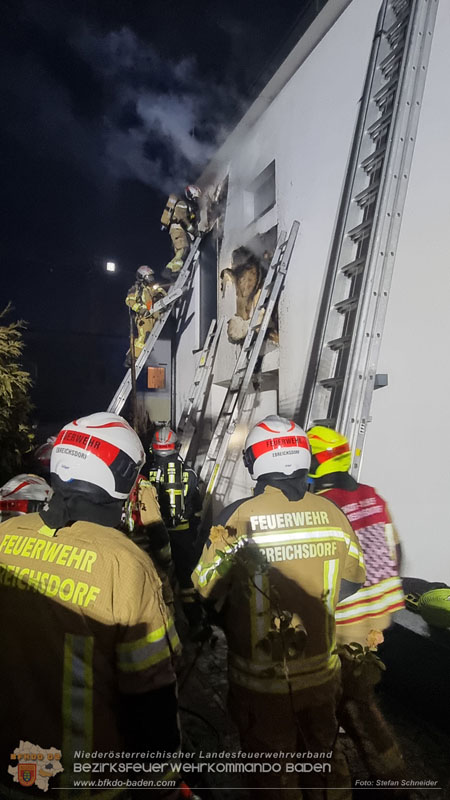 20250210_Fassadenbrand in Unterwaltersdorf sorgte für Großeinsatz Foto: Stefan Schneider BFKDO BADEN