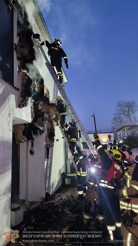 20250210_Fassadenbrand in Unterwaltersdorf sorgte für Großeinsatz Foto: Stefan Schneider BFKDO BADEN