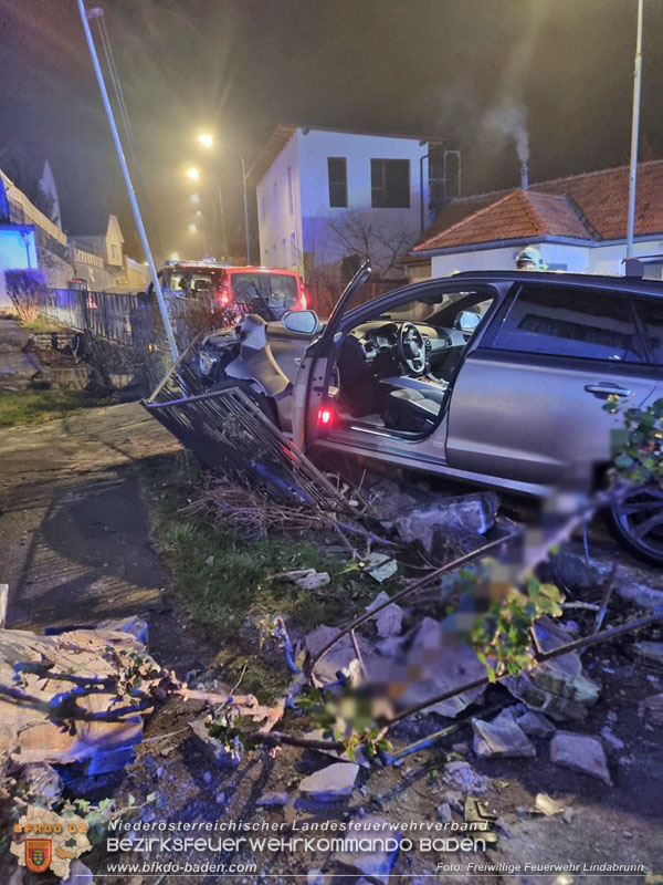 20250213_Lenkerin entfernt sich von Unfallstelle in Lindabrunn Foto: FF Lindabrunn 20250213_Lenkerin entfernt sich von Unfallstelle in Lindabrunn Foto: FF Lindabrunn