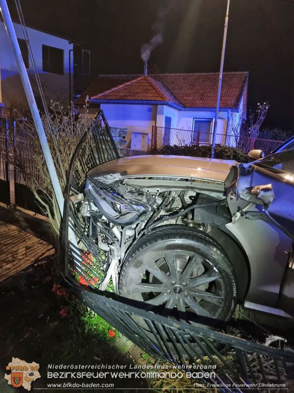 20250213_Lenkerin entfernt sich von Unfallstelle in Lindabrunn Foto: FF Lindabrunn 20250213_Lenkerin entfernt sich von Unfallstelle in Lindabrunn Foto: FF Lindabrunn