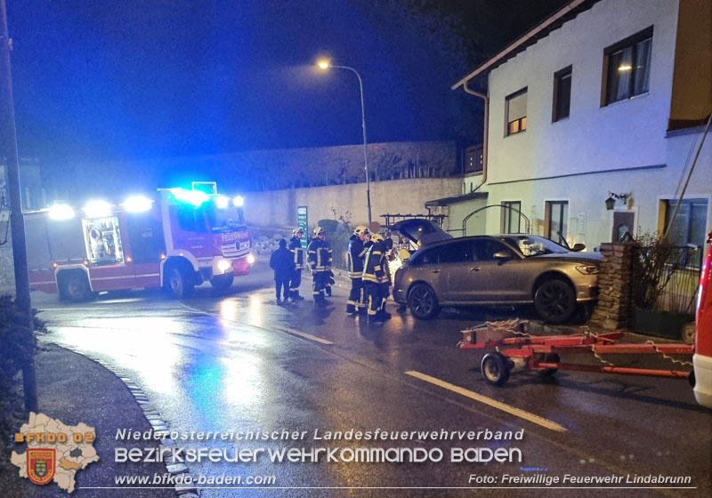 20250213_Lenkerin entfernt sich von Unfallstelle in Lindabrunn Foto: FF Lindabrunn 20250213_Lenkerin entfernt sich von Unfallstelle in Lindabrunn Foto: FF Lindabrunn