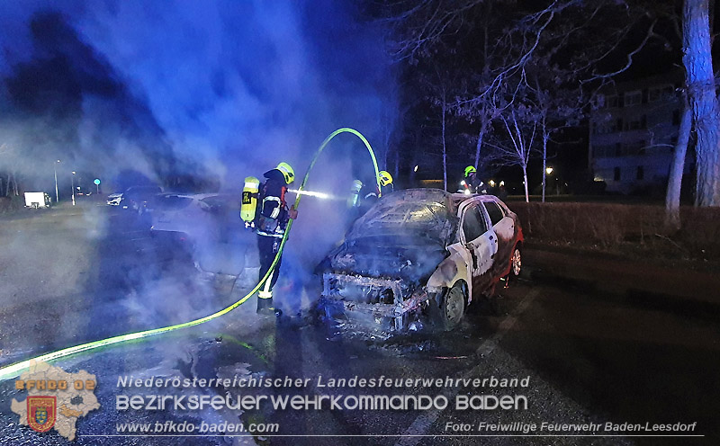 20250214_Zwei geparkte PKW in Baden in Brand geraten Foto: Stefan Wagner FF Baden-Leesdorf 20250214_Zwei geparkte PKW in Baden in Brand geraten Foto: Stefan Wagner FF Baden-Leesdorf